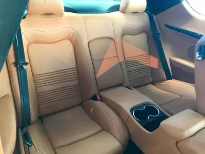 Maserati GranTurismo S Cambiocorsa — Coupé sportif italien, 450 ch et boîte robotisée — intérieur