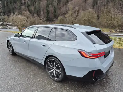 BMW 520 xDrive Break M-Paket — Diesel puissant, design premium, moins de 35 000 km — Heckansicht