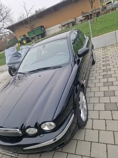 Jaguar X-TYPE 3.0L V6 Ex — Berline britannique élégante, transmission automatique, 230 ch — vista esterna