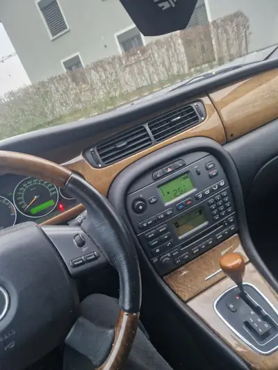 Jaguar X-TYPE 3.0L V6 Ex — Berline britannique élégante, transmission automatique, 230 ch — interni