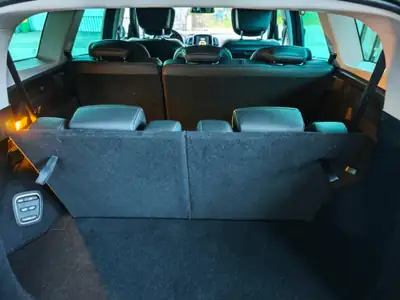 Renault Grand Scénic 1.3 Turbo 160 ch — Monospace 7 places, sièges chauffants et attelage — Miniature 9