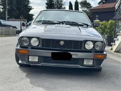 Alfa Romeo GTV 6 2.5 — Coupé sportif italien vintage, 57'000 km seulement — Armaturenbrett