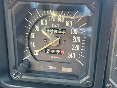 Alfa Romeo GTV 6 2.5 — Coupé sportif italien vintage, 57'000 km seulement — Miniatur 10