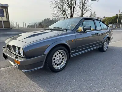 Alfa Romeo GTV 6 2.5 — Coupé sportif italien vintage, 57'000 km seulement — Miniatur 16