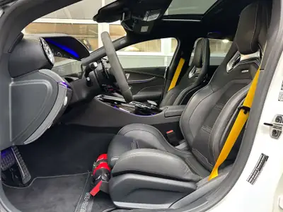 Mercedes-AMG GT 4 63 S 4Matic+ — Hypersportive 4 places, 639 ch et 32'000 km seulement — Miniature 11