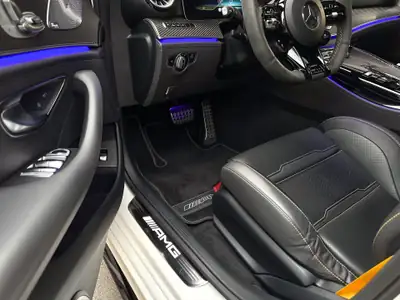Mercedes-AMG GT 4 63 S 4Matic+ — Hypersportive 4 places, 639 ch et 32'000 km seulement — Miniature 13