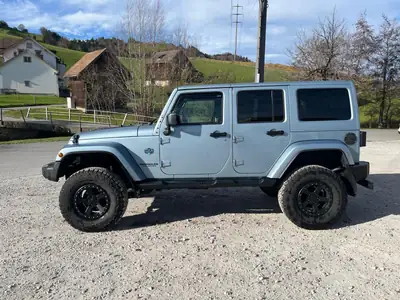 Jeep Wrangler Unlimited 2.8 CRD — Le SUV tout-terrain robuste et polyvalent — Seitenansicht