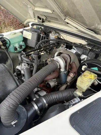 Land Rover Defender 90 Turbo D — Légende du 4x4, fiabilité éprouvée et robustesse intemporelle — cruscotto