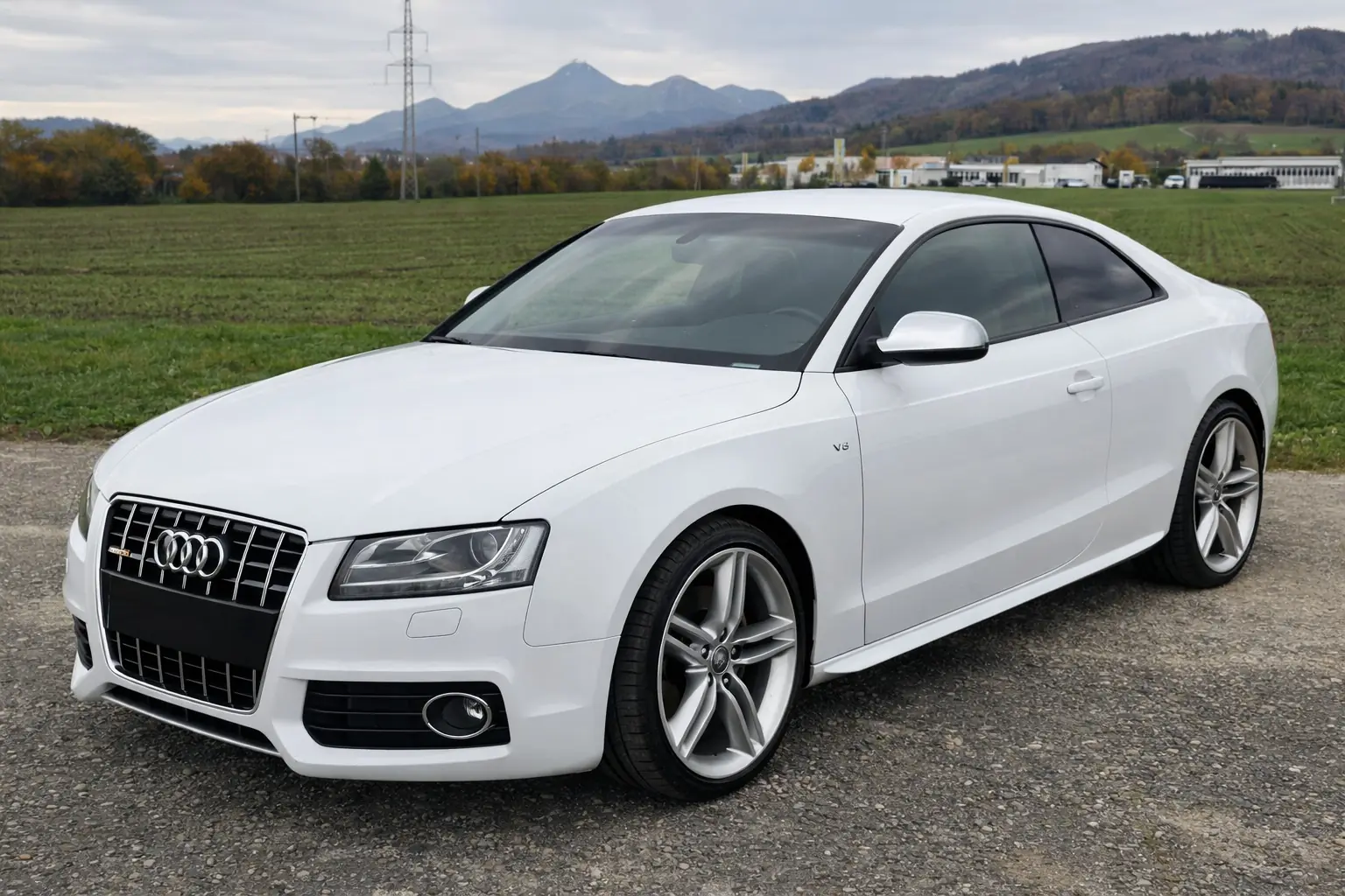 Audi S5 Coupé 4.2 FSI — V8 atmosphérique quattro, design intemporel — vue extérieure