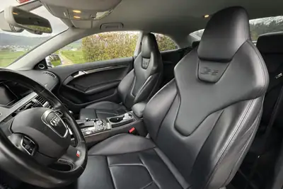 Audi S5 Coupé 4.2 FSI — V8 atmosphérique quattro, design intemporel — tableau de bord