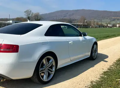 Audi S5 Coupé 4.2 FSI — V8 atmosphérique quattro, design intemporel — intérieur