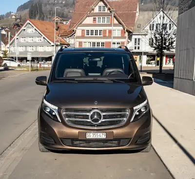 Mercedes-Benz V 250 d Swiss Edition — Monospace premium 7 places, diesel économique — vista posteriore
