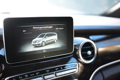 Mercedes-Benz V 250 d Swiss Edition — Monospace premium 7 places, diesel économique — Miniatura 11