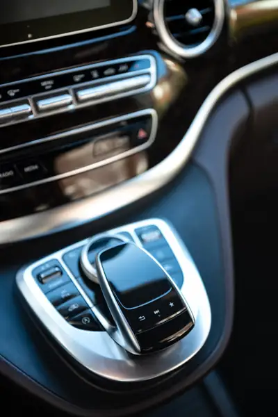 Mercedes-Benz V 250 d Swiss Edition — Monospace premium 7 places, diesel économique — Miniatura 10