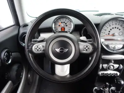 MINI Clubman Cooper Steptronic — Compacte polyvalente, boîte auto, sans accident — Thumbnail 12