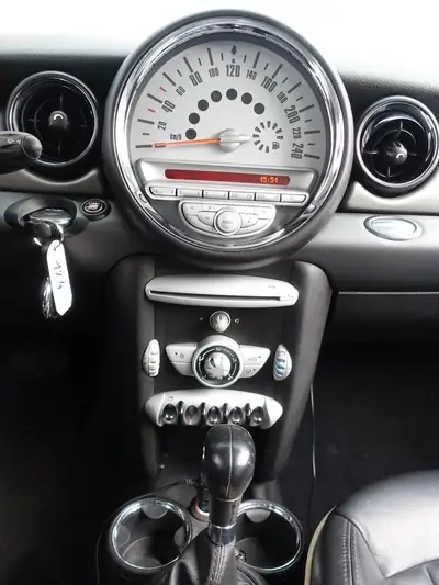 MINI Clubman Cooper Steptronic — Compacte polyvalente, boîte auto, sans accident — Thumbnail 13
