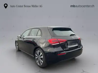 Mercedes-Benz Classe A 200 d Style — Diesel efficace, design affirmé, 75 000 km — arrière