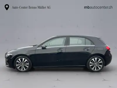 Mercedes-Benz Classe A 200 d Style — Diesel efficace, design affirmé, 75 000 km — côté