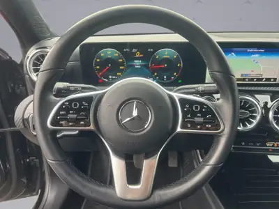 Mercedes-Benz Classe A 200 d Style — Diesel efficace, design affirmé, 75 000 km — Miniature 12