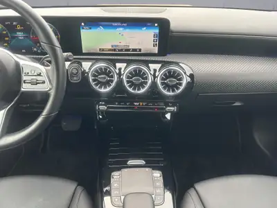 Mercedes-Benz Classe A 200 d Style — Diesel efficace, design affirmé, 75 000 km — Miniature 14