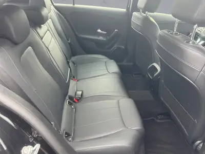 Mercedes-Benz Classe A 200 d Style — Diesel efficace, design affirmé, 75 000 km — Miniature 17