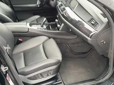 BMW 530 Gran Turismo 530d GT Sport 4x4 — Monospace premium diesel, traction intégrale xDrive — Miniatura 8