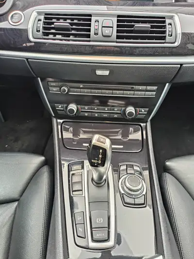 BMW 530 Gran Turismo 530d GT Sport 4x4 — Monospace premium diesel, traction intégrale xDrive — Miniatura 10