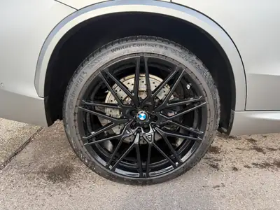 BMW X5 M Competition First Edition 1/250 — Le SUV haute performance de référence — Detail