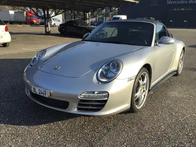 Porsche 911 Cabrio Carrera 4 — Roadster légendaire, moteur 3.6L, transmission manuelle — vista esterna