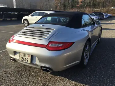 Porsche 911 Cabrio Carrera 4 — Roadster légendaire, moteur 3.6L, transmission manuelle — cruscotto