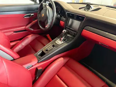 Porsche 911 Carrera 4 GTS Cabrio — Roadster légendaire, moteur 430 ch et seulement 40 000 km — Thumbnail 8
