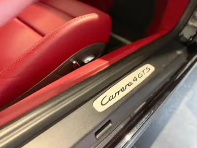 Porsche 911 Carrera 4 GTS Cabrio — Roadster légendaire, moteur 430 ch et seulement 40 000 km — Thumbnail 9