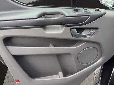 Ford Transit Custom 320 L1H1 — Utilitaire polyvalent 8 places, automatique et fiable — Miniature 12