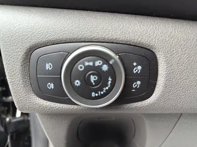 Ford Transit Custom 320 L1H1 — Utilitaire polyvalent 8 places, automatique et fiable — Miniature 22