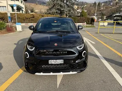 FIAT 500 Abarth 155 ch — L'électrique sportive avec le caractère Abarth — Außenansicht