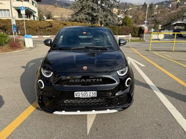 FIAT 500 Abarth 155 ch — L'électrique sportive avec le caractère Abarth