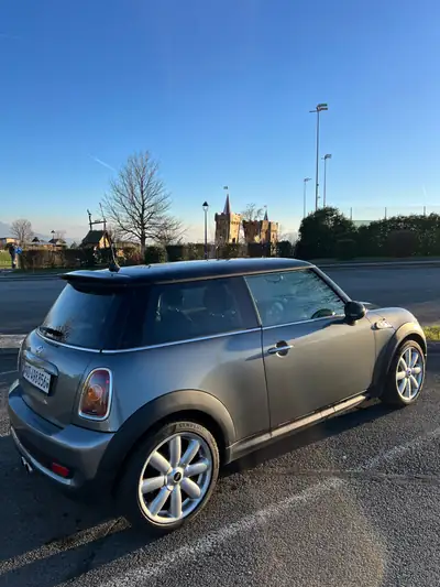 MINI Cooper S 2008 — Sportive compacte, 175 ch et consommation maîtrisée — vista posteriore