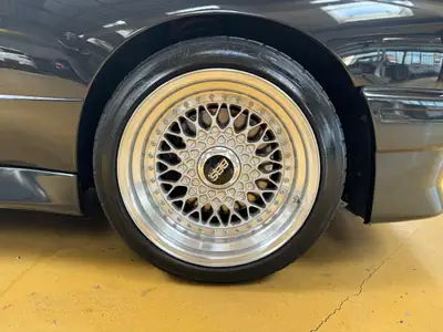 BMW M3 1989 — Berline de collection en état impeccable, 87 900 km — Miniature 8