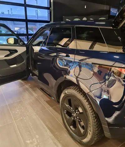 Range Rover Evoque P300e R-Dynamic SE — Hybride rechargeable, 76'000 km, design premium — Außenansicht