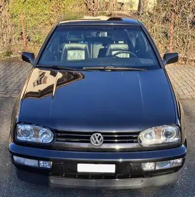 VW Golf 2800 VR6 1996 — Berline sportive essence, moteur V6 légendaire — vista esterna