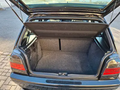 VW Golf 2800 VR6 1996 — Berline sportive essence, moteur V6 légendaire — Miniatura 12