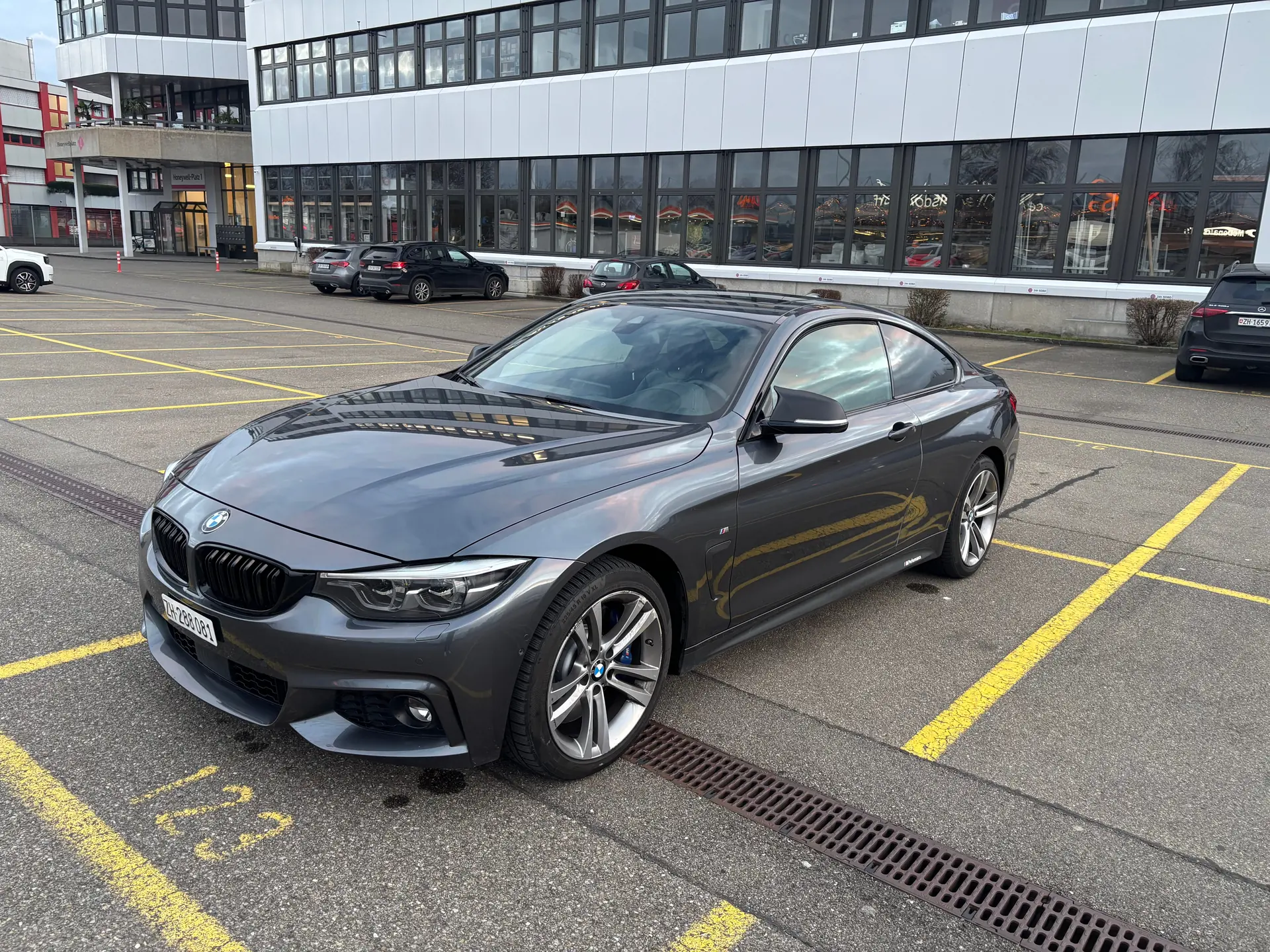 BMW 440i Coupé xDrive M Sport — Coupé haute performance, 326 ch, équipements premium — vue extérieure