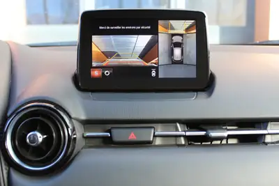 Mazda CX-3 SKYACTIV-G 121 — Compact SUV urbain, tempomat adaptatif et sièges chauffants — Miniature 14