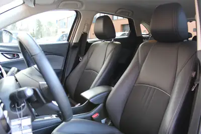 Mazda CX-3 SKYACTIV-G 121 — Compact SUV urbain, tempomat adaptatif et sièges chauffants — Miniature 19