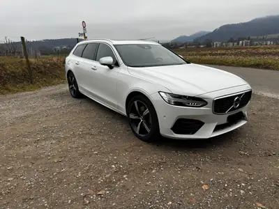 Volvo V90 T8 eAWD R-Design — Berline hybride rechargeable, 67 000 km seulement — côté