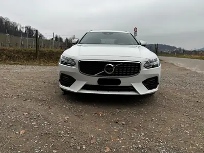 Volvo V90 T8 eAWD R-Design — Berline hybride rechargeable, 67 000 km seulement — tableau de bord