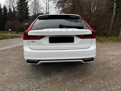 Volvo V90 T8 eAWD R-Design — Berline hybride rechargeable, 67 000 km seulement — détail