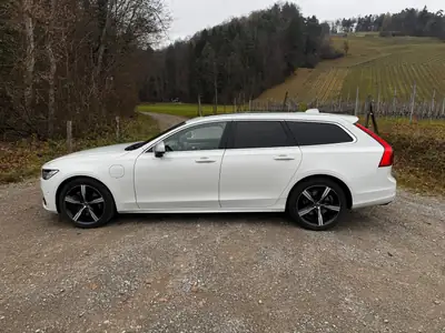 Volvo V90 T8 eAWD R-Design — Berline hybride rechargeable, 67 000 km seulement — Miniature 8