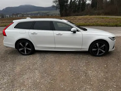 Volvo V90 T8 eAWD R-Design — Berline hybride rechargeable, 67 000 km seulement — Miniature 7