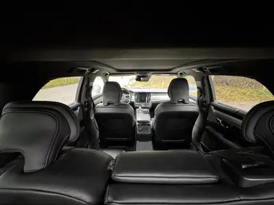 Volvo V90 T8 eAWD R-Design — Berline hybride rechargeable, 67 000 km seulement — Miniature 12